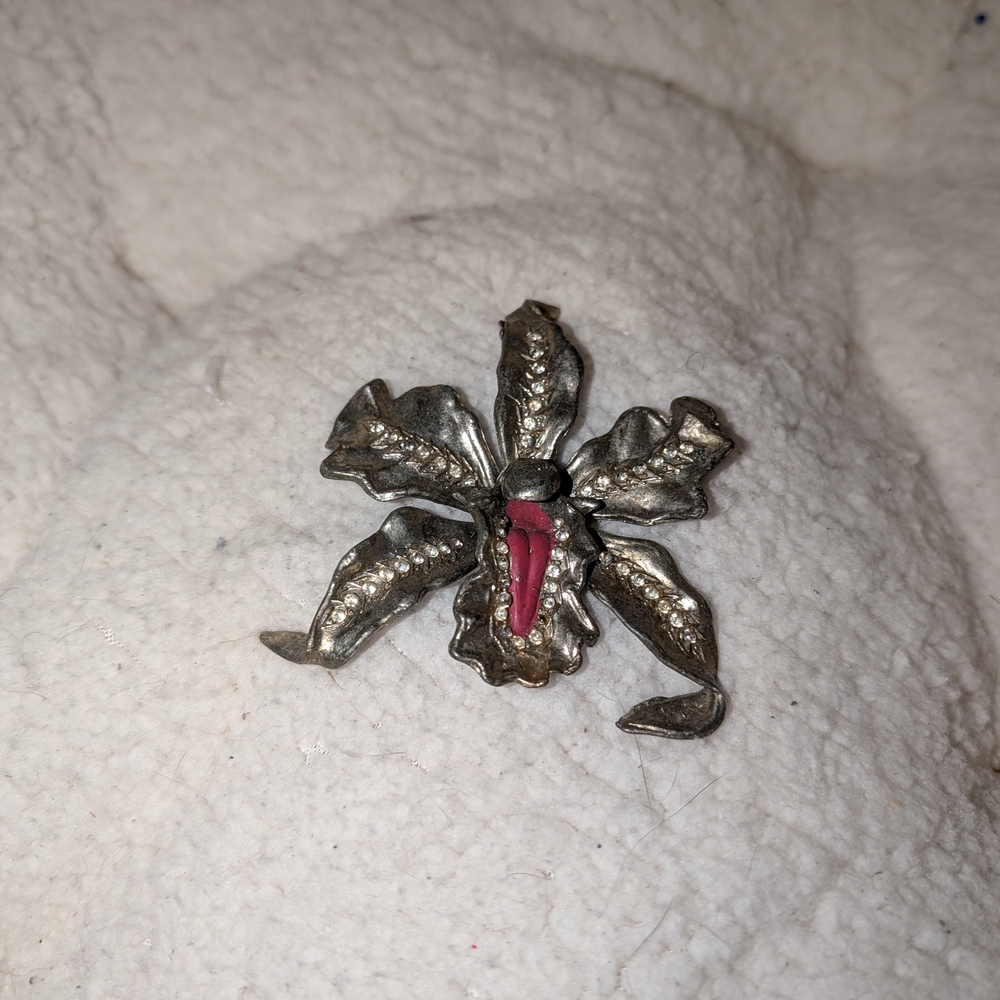 Elegant Silver and Pink Floral Brooch